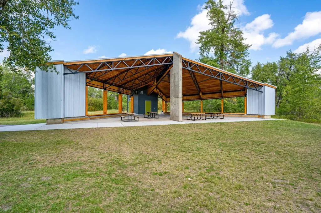14520 Parkside Drive SE Calgary AB T2J 4J8