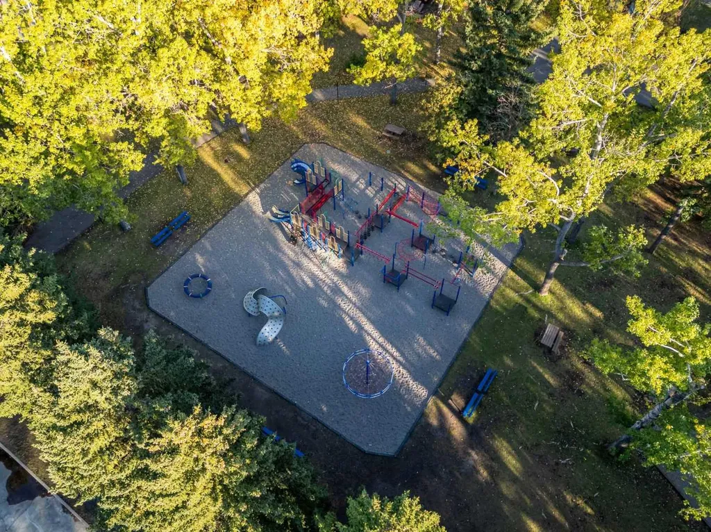 14520 Parkside Drive SE Calgary AB T2J 4J8