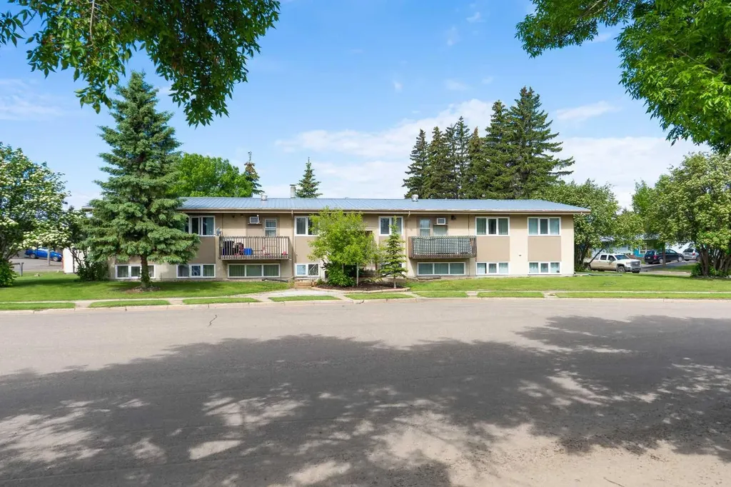 4504 56a Avenue Lloydminster AB T9V 1A1