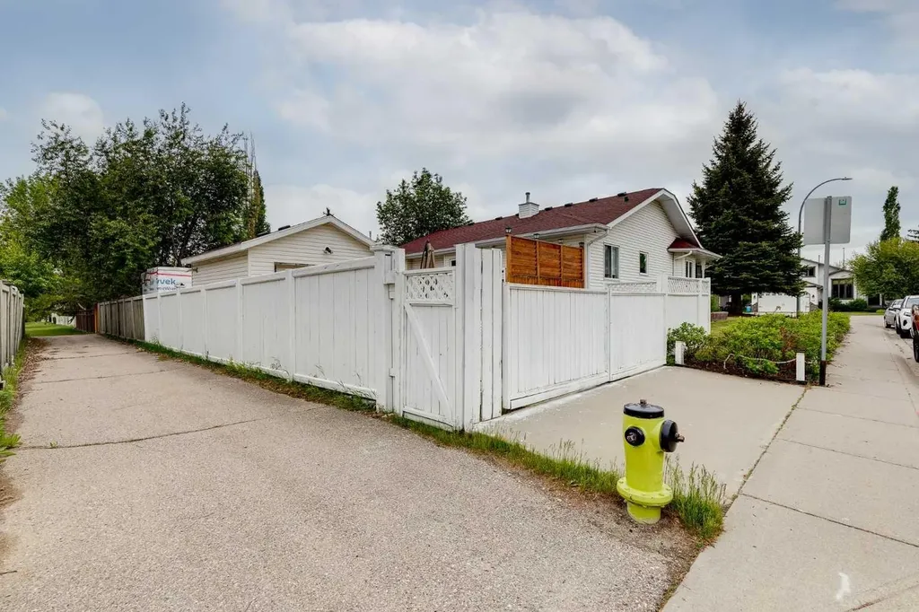 131 Cambria Road Strathmore AB T1P 1M1
