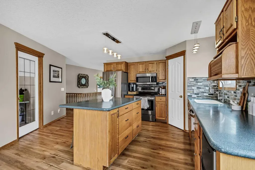 131 Cambria Road Strathmore AB T1P 1M1