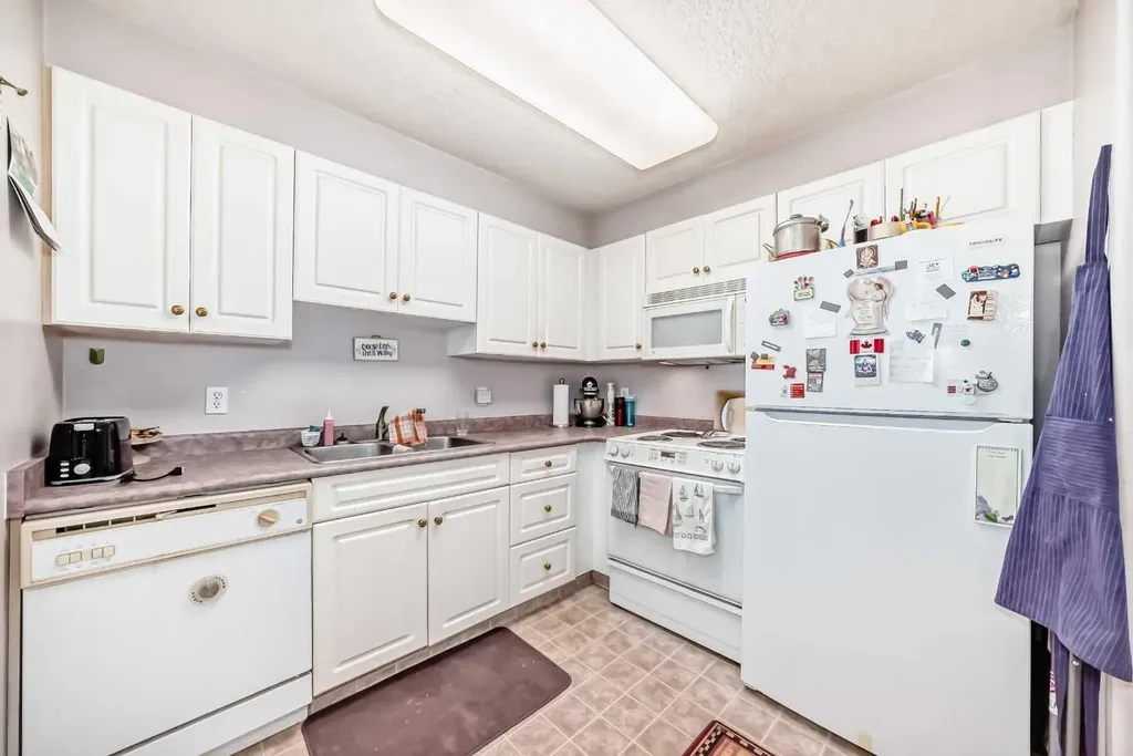6818 Pinecliff Grove NE Calgary AB T1Y 7L2