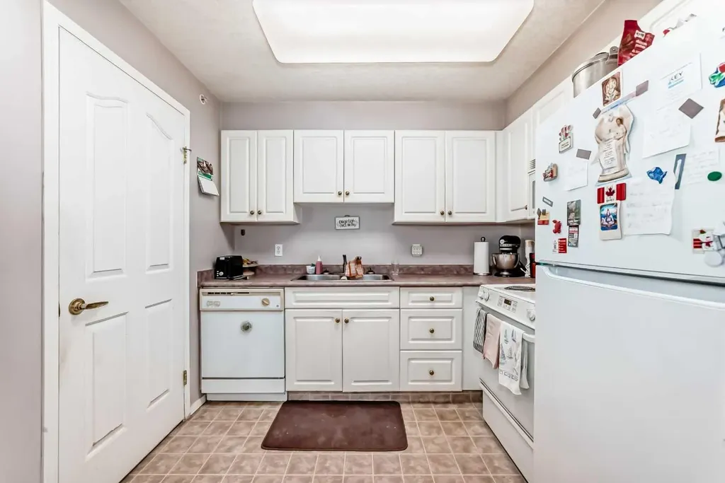 6818 Pinecliff Grove NE Calgary AB T1Y 7L2