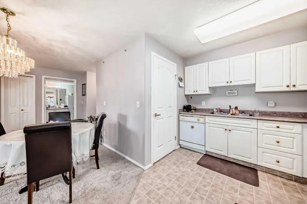 6818 Pinecliff Grove NE Calgary AB T1Y 7L2