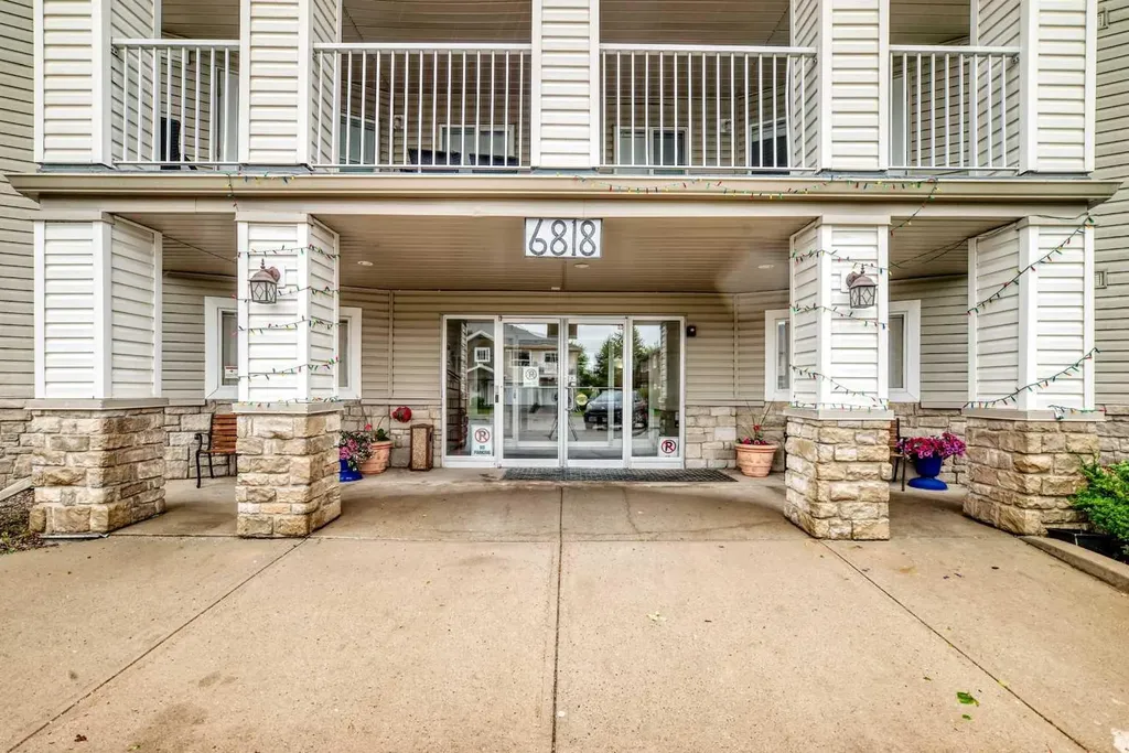6818 Pinecliff Grove NE Calgary AB T1Y 7L2