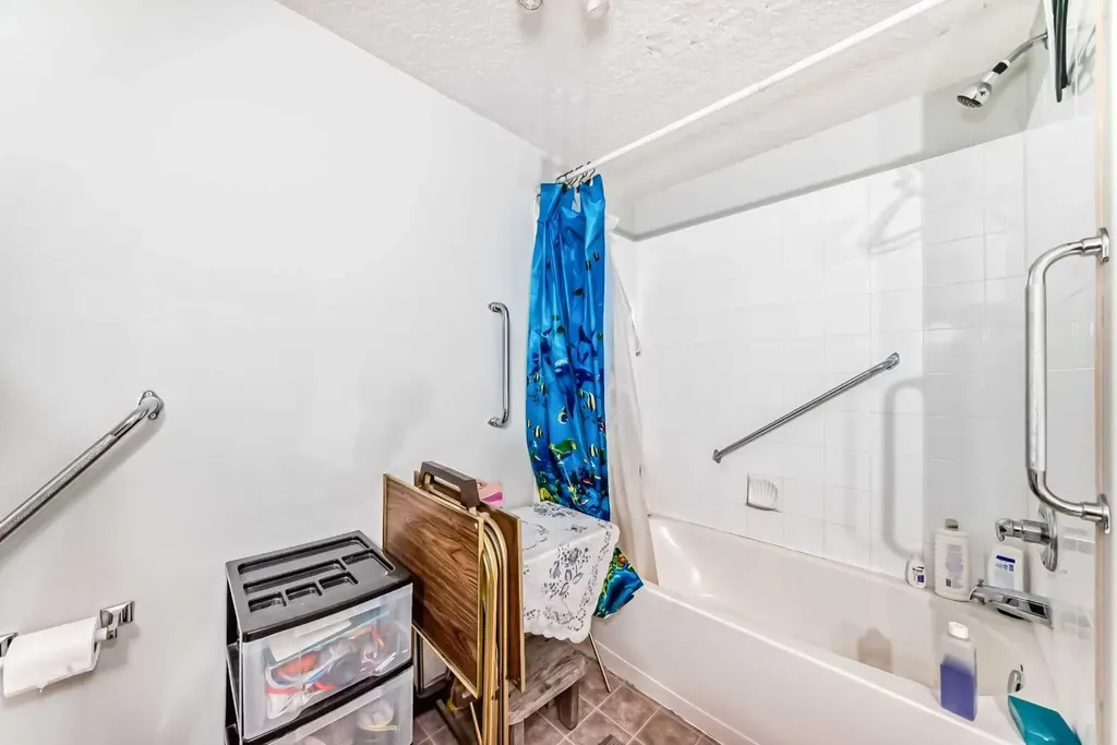 6818 Pinecliff Grove NE Calgary AB T1Y 7L2