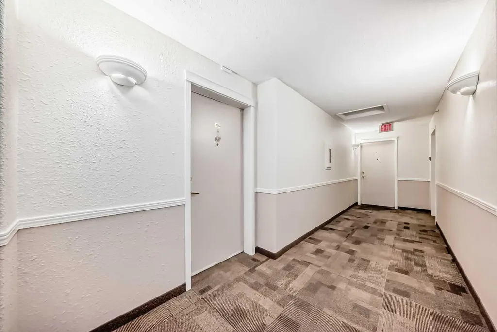 6818 Pinecliff Grove NE Calgary AB T1Y 7L2