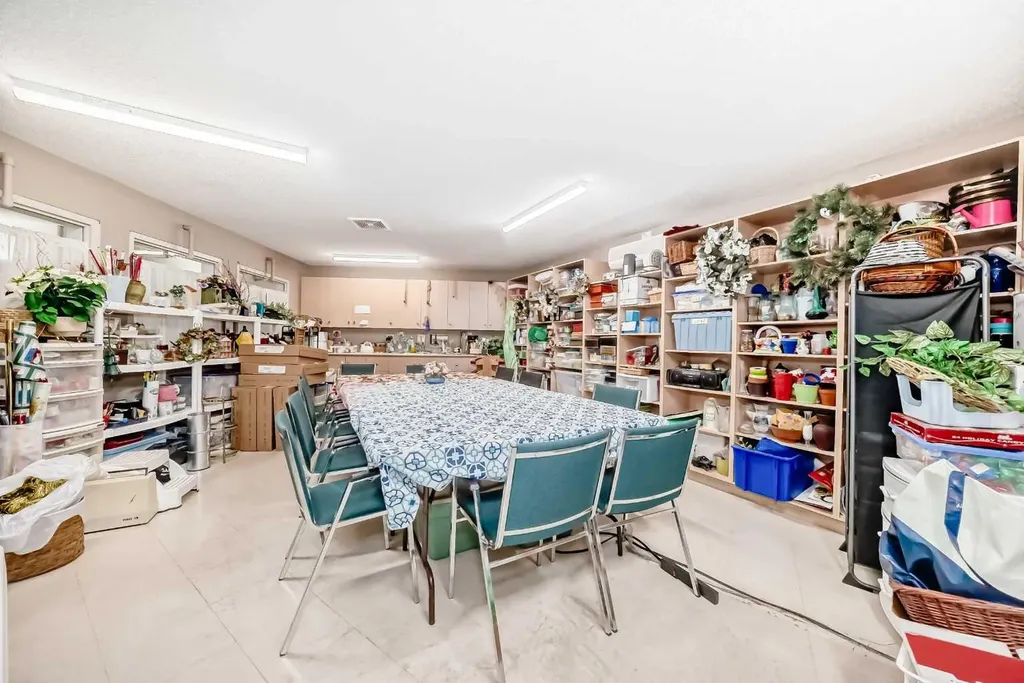 6818 Pinecliff Grove NE Calgary AB T1Y 7L2