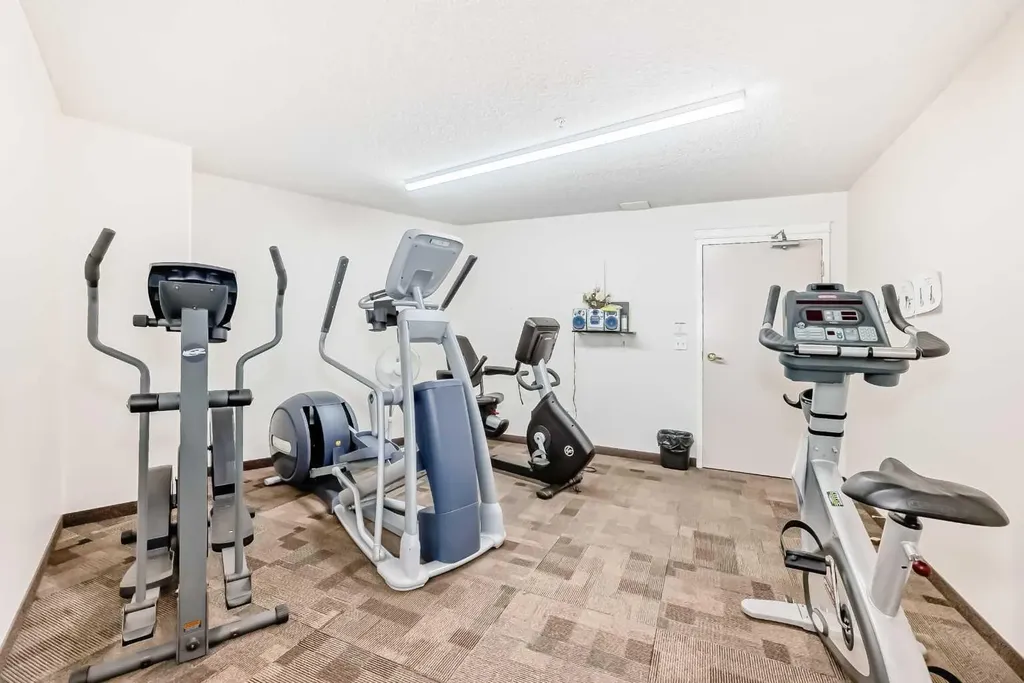 6818 Pinecliff Grove NE Calgary AB T1Y 7L2