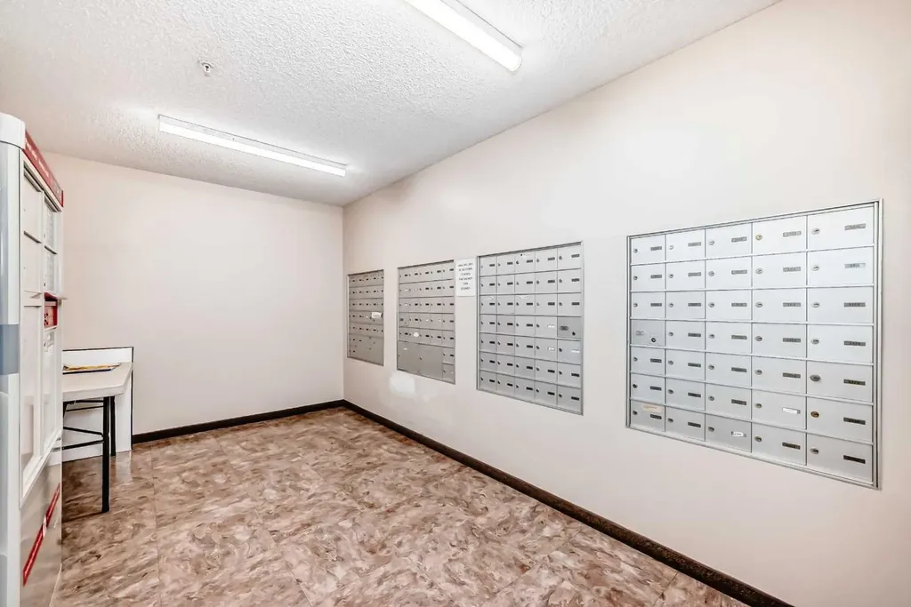 6818 Pinecliff Grove NE Calgary AB T1Y 7L2