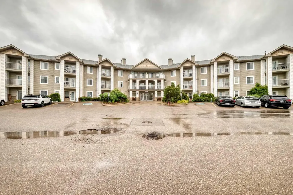 6818 Pinecliff Grove NE Calgary AB T1Y 7L2