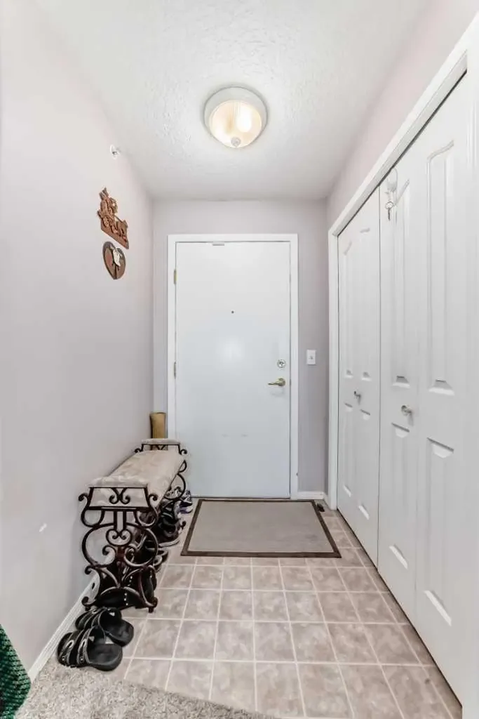6818 Pinecliff Grove NE Calgary AB T1Y 7L2