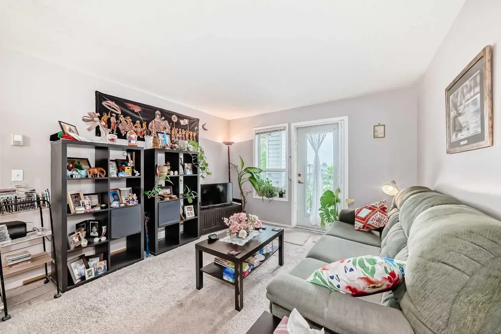 6818 Pinecliff Grove NE Calgary AB T1Y 7L2