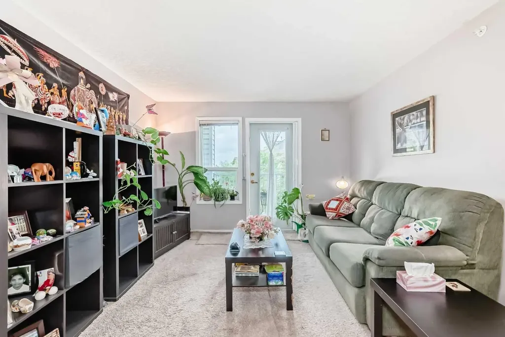 6818 Pinecliff Grove NE Calgary AB T1Y 7L2