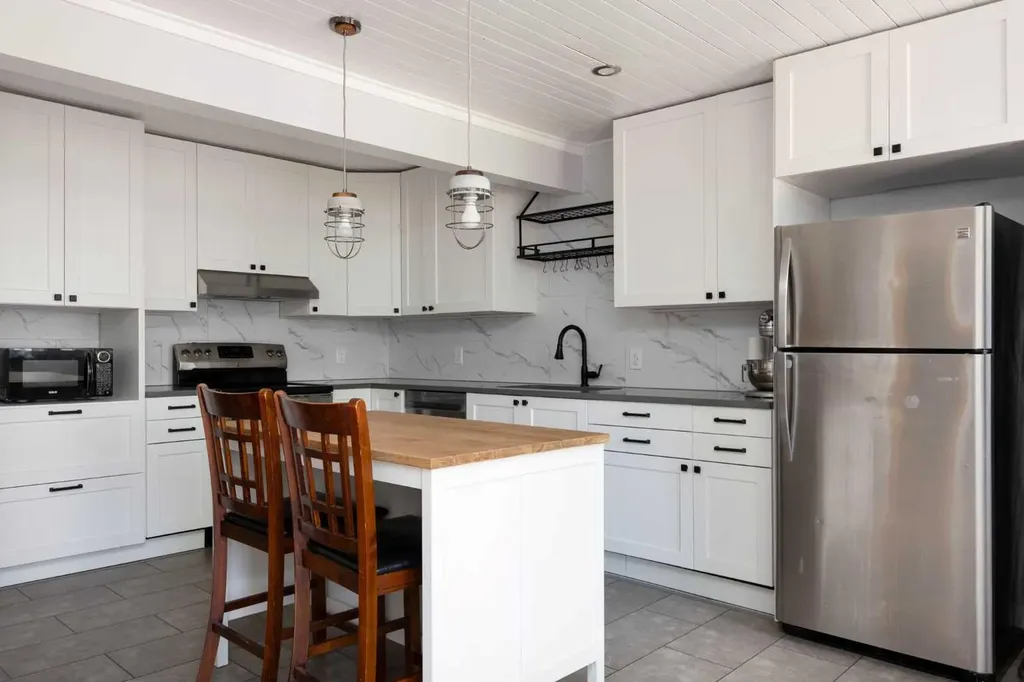 147 Windsor Drive Fort Mcmurray AB T9H4P8