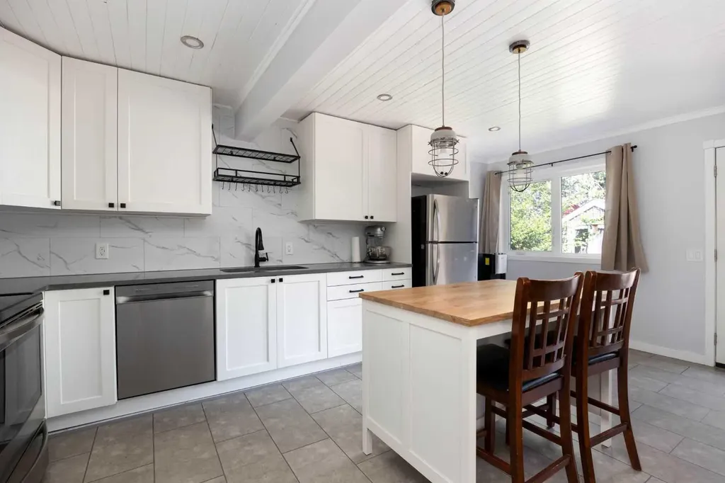 147 Windsor Drive Fort Mcmurray AB T9H4P8
