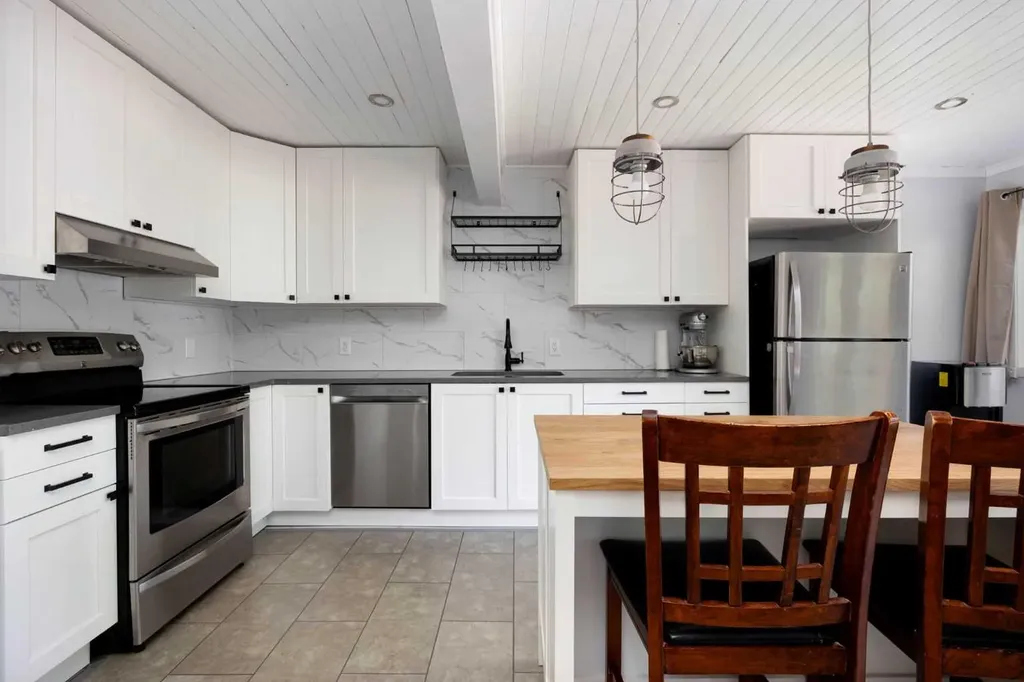 147 Windsor Drive Fort Mcmurray AB T9H4P8