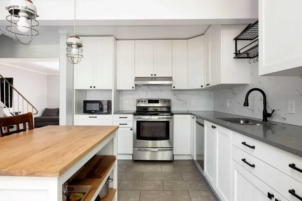 147 Windsor Drive Fort Mcmurray AB T9H4P8