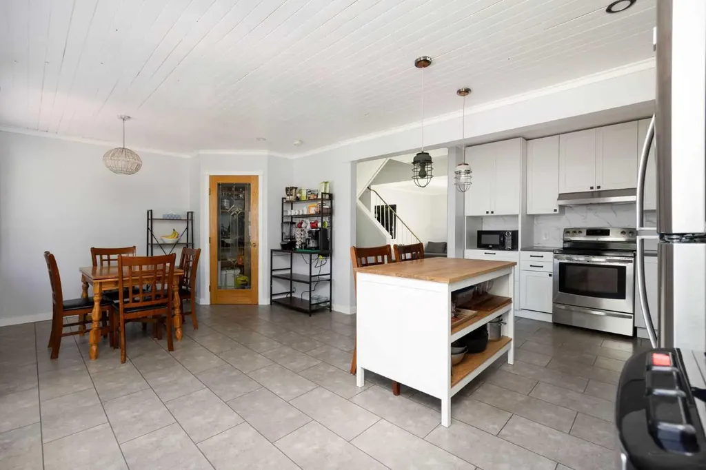147 Windsor Drive Fort Mcmurray AB T9H4P8