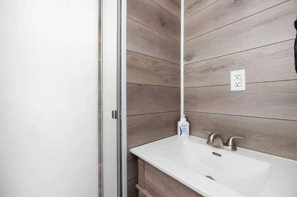 147 Windsor Drive Fort Mcmurray AB T9H4P8
