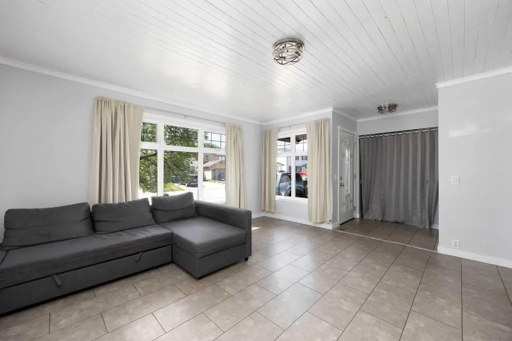 147 Windsor Drive Fort Mcmurray AB T9H4P8