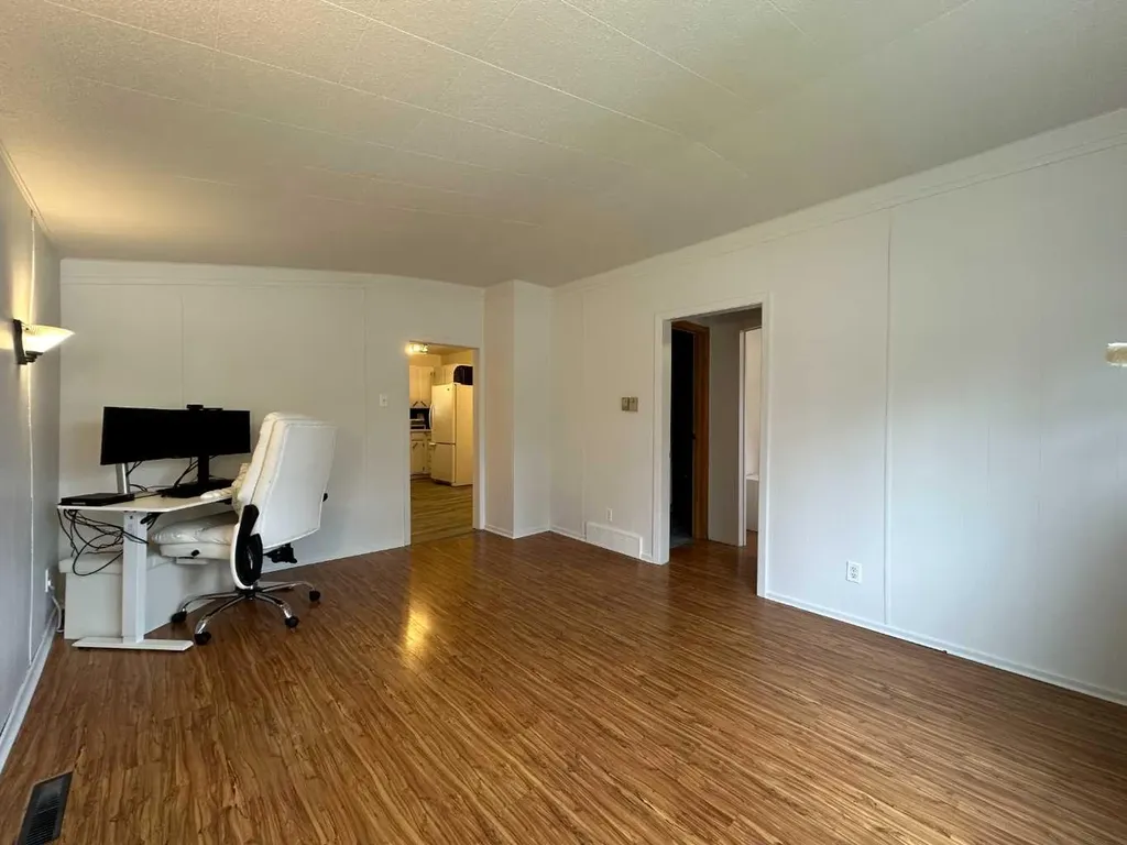 3608 46 Street Ponoka AB T4J 1A3