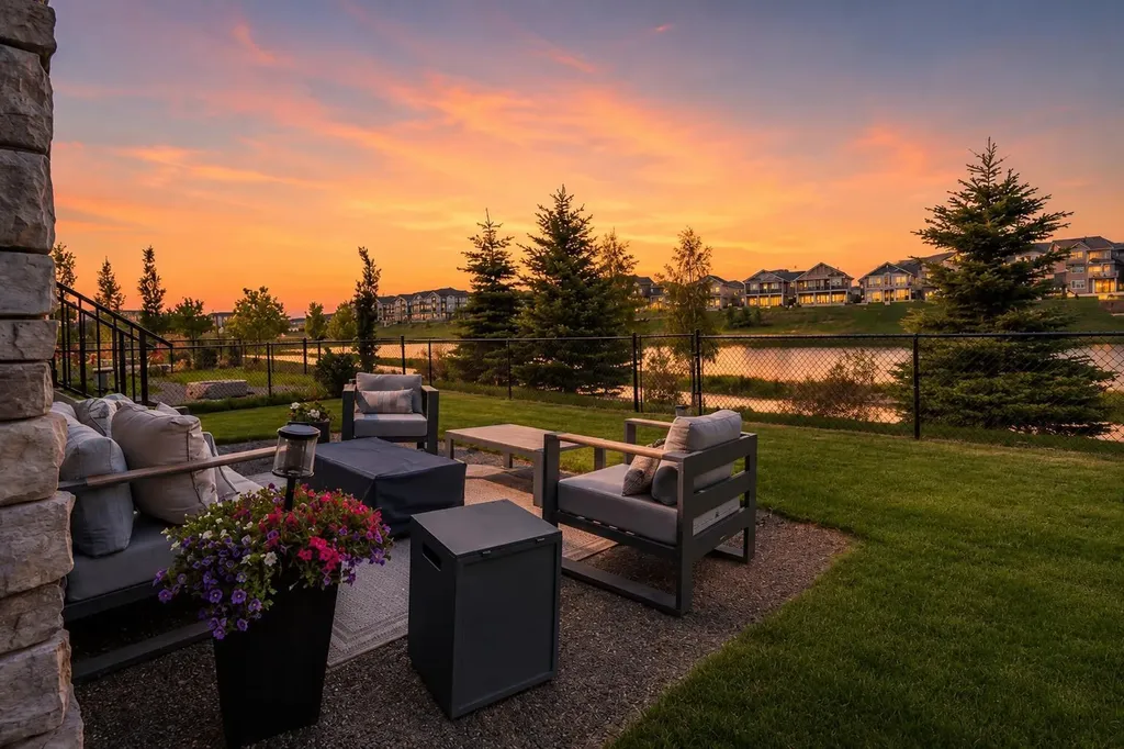 38 Highwood Drive Okotoks AB T1S 5S3