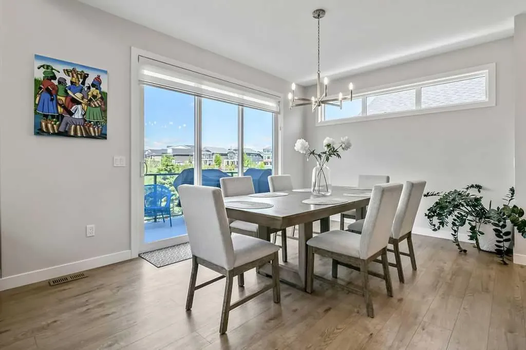38 Highwood Drive Okotoks AB T1S 5S3