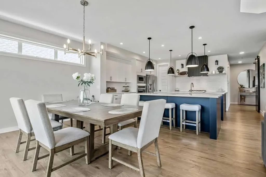 38 Highwood Drive Okotoks AB T1S 5S3