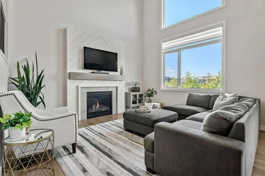 38 Highwood Drive Okotoks AB T1S 5S3