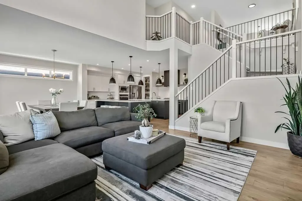 38 Highwood Drive Okotoks AB T1S 5S3