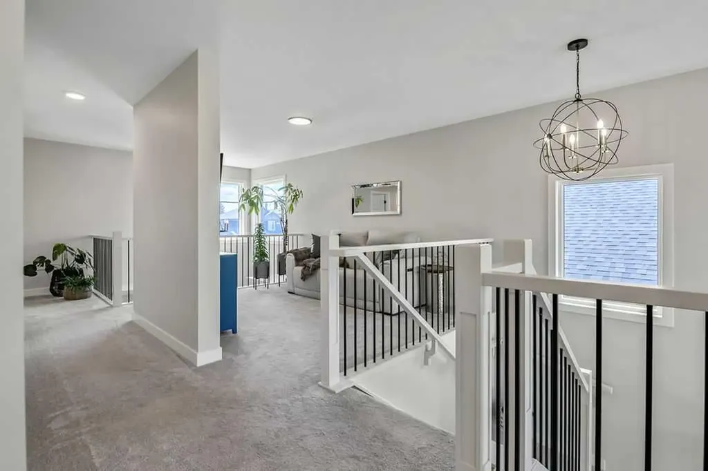 38 Highwood Drive Okotoks AB T1S 5S3