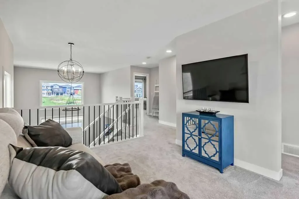 38 Highwood Drive Okotoks AB T1S 5S3