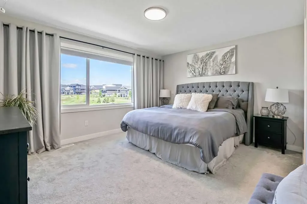 38 Highwood Drive Okotoks AB T1S 5S3
