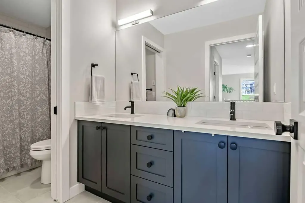 38 Highwood Drive Okotoks AB T1S 5S3