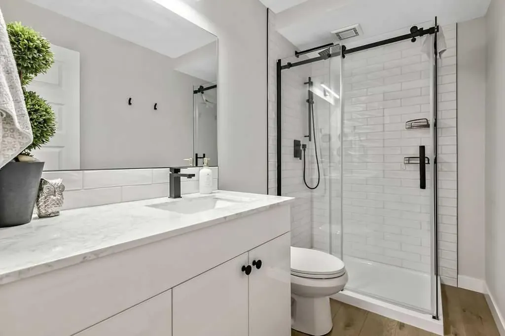 38 Highwood Drive Okotoks AB T1S 5S3