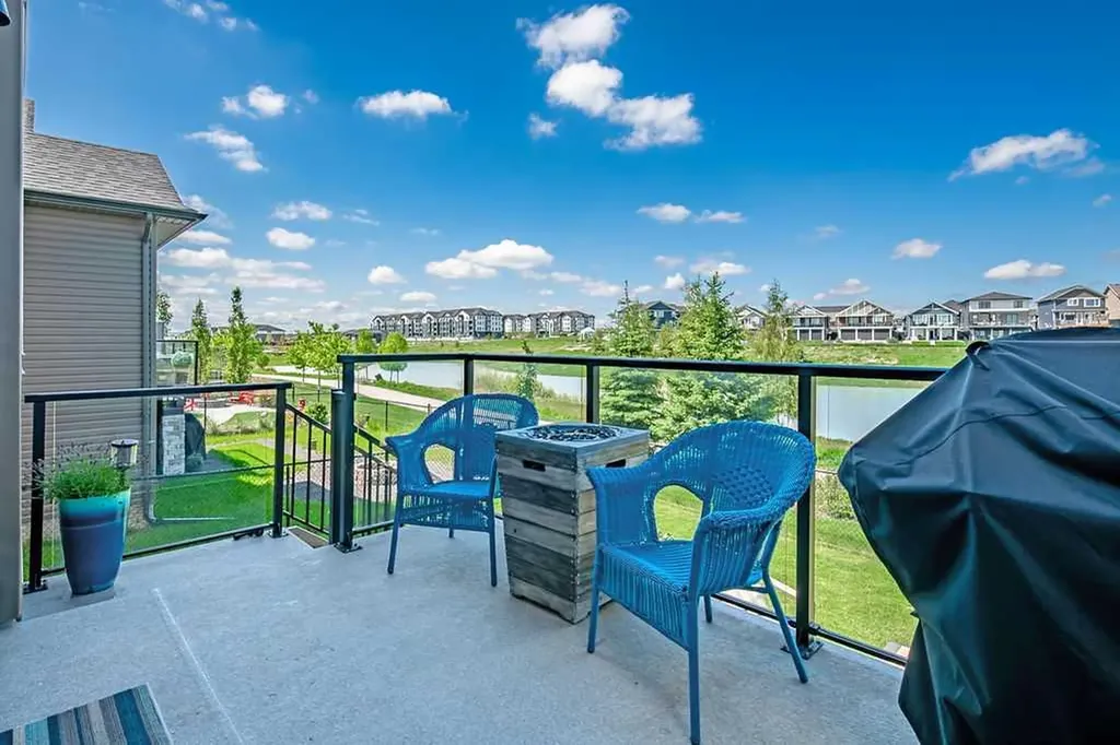 38 Highwood Drive Okotoks AB T1S 5S3