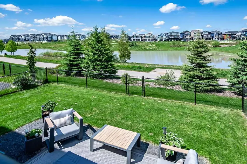 38 Highwood Drive Okotoks AB T1S 5S3