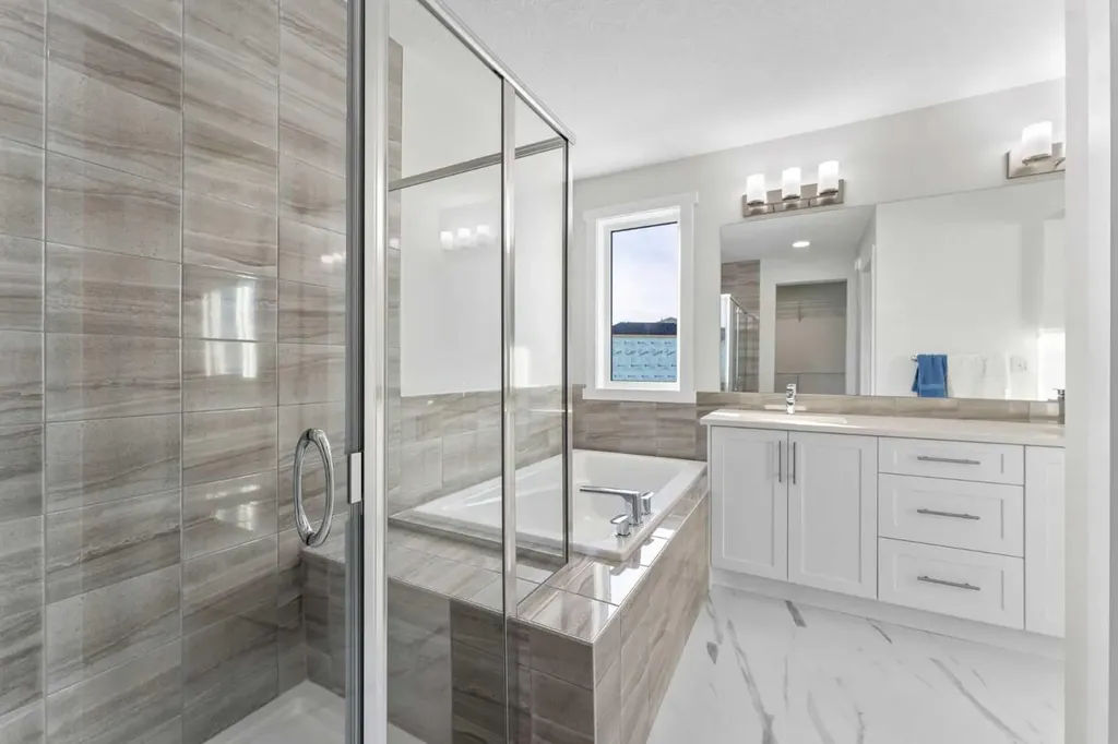 107 Versant View SW Calgary AB T2Y0X3