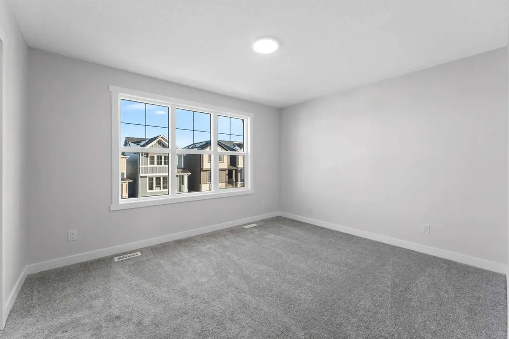 107 Versant View SW Calgary AB T2Y0X3