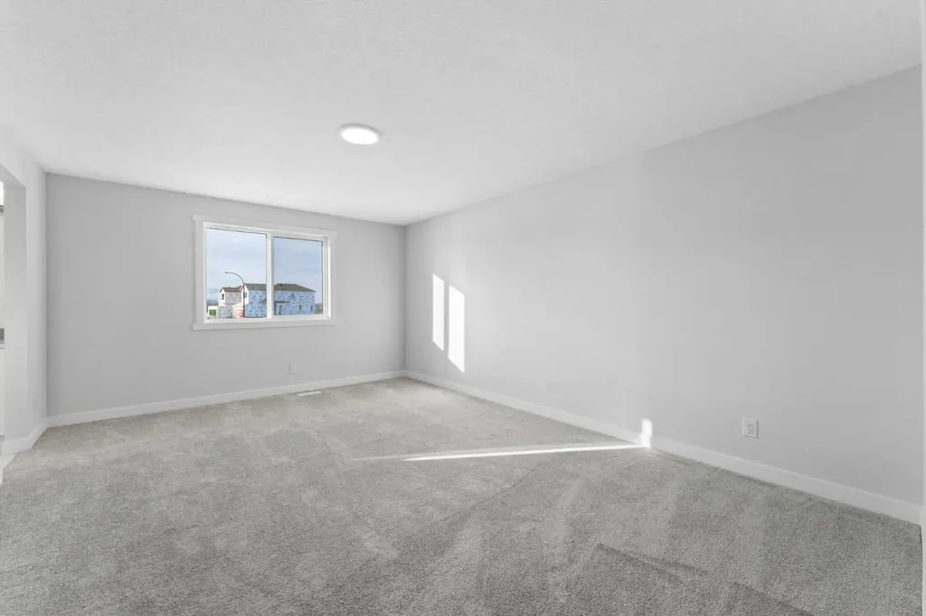 107 Versant View SW Calgary AB T2Y0X3