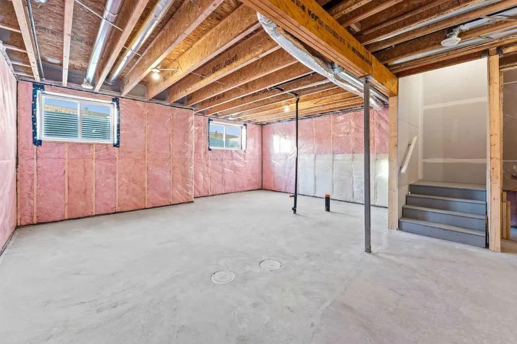 107 Versant View SW Calgary AB T2Y0X3
