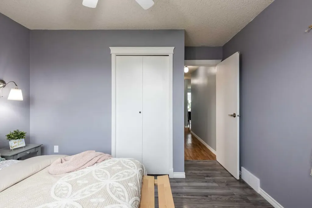 910 7 Street SE Redcliff AB T0J 2P0