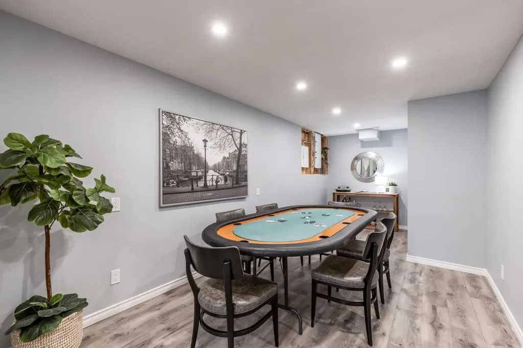 910 7 Street SE Redcliff AB T0J 2P0
