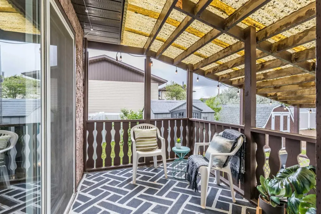 910 7 Street SE Redcliff AB T0J 2P0