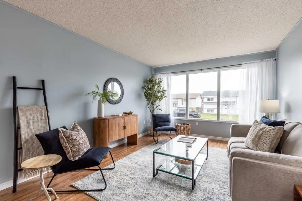 910 7 Street SE Redcliff AB T0J 2P0