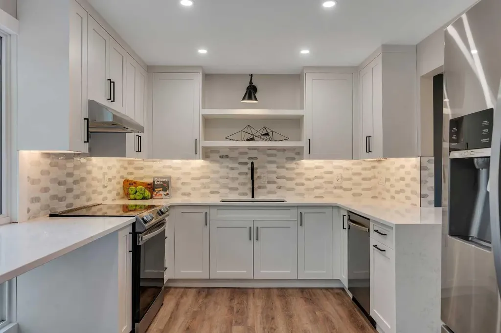 370 Brae Glen Crescent SW Calgary AB T2W 1B6