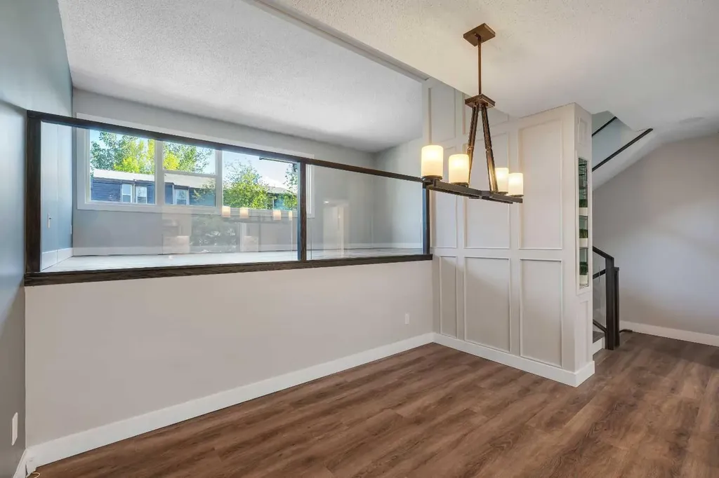 370 Brae Glen Crescent SW Calgary AB T2W 1B6