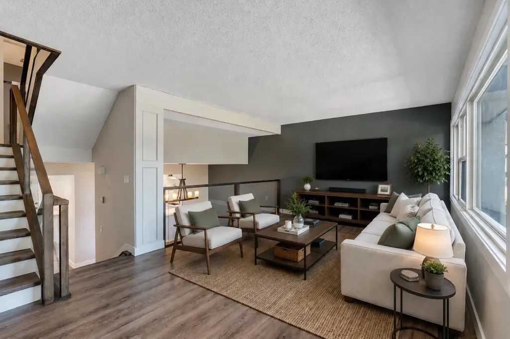 370 Brae Glen Crescent SW Calgary AB T2W 1B6
