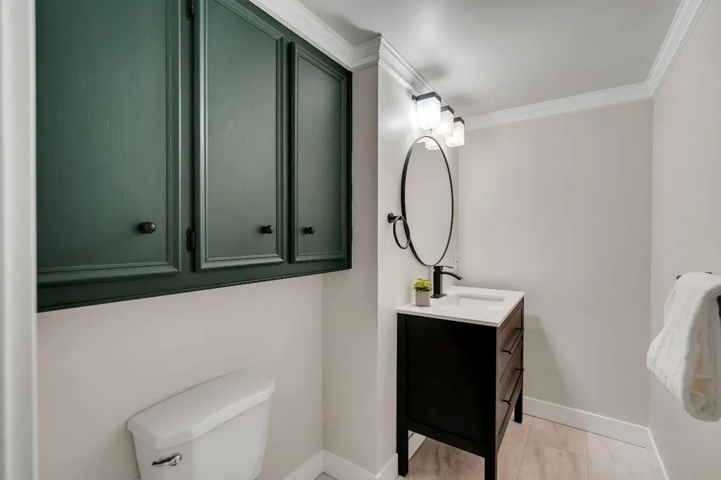 370 Brae Glen Crescent SW Calgary AB T2W 1B6